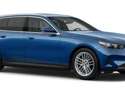 Blå Ny 2025 BMW 530e Kombi | 703 700 kr (Marknadspris)