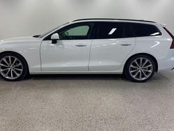 Vit Begagnad 2019 Volvo V60 Momentum Kombi | 249 900 kr (Marknadspris)