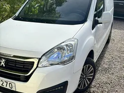 Vit Begagnad 2015 Peugeot Partner Minibuss | 79 000 kr (Bra pris)
