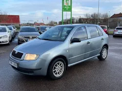 Mörkgrå (grå) Begagnad 2003 Skoda Fabia Halvkombi | 37 900 kr (Marknadspris)