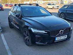 Svart Begagnad 2021 Volvo V60 R-Design Kombi | 360 000 kr (Marknadspris)