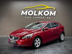 Röd Begagnad 2014 Volvo V40 Momentum Kombi | 109 800 kr (Marknadspris)
