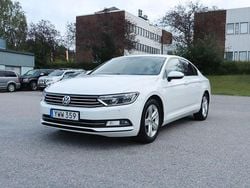 Vit Begagnad 2018 VW Passat Sedan | 129 800 kr (Bra pris)
