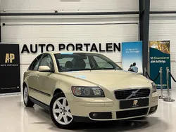 Ljusgrön Begagnad 2005 Volvo S40 Kinetic Sedan | 29 900 kr (Marknadspris)