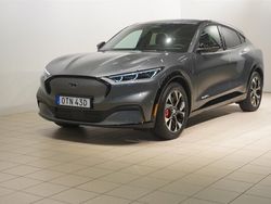 Grå/silver Begagnad 2023 Ford Mustang Mach-E SUV | 669 800 kr