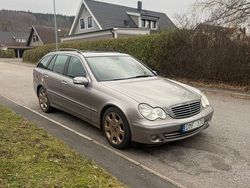 Begagnad 2007 Mercedes C320 Kombi | 33 500 kr