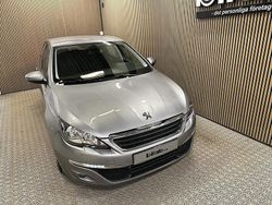 Grå Begagnad 2016 Peugeot 308 Halvkombi | 124 900 kr (Marknadspris)