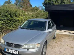 Grå Begagnad 2001 Opel Vectra Sedan | 22 000 kr