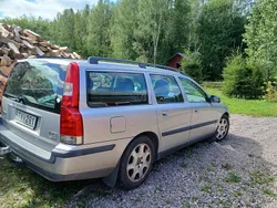 Grå Begagnad 2001 Volvo V70 Kombi | 16 000 kr (Marknadspris)