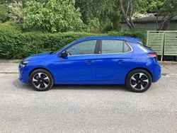 Blå Begagnad 2021 Opel Corsa-e Dynamic Halvkombi | 174 900 kr (Marknadspris)