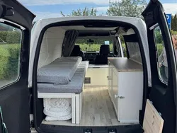 Vit Begagnad 2017 VW Caddy Maxi Minibuss | 160 000 kr (Dyr)