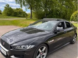 Svart Begagnad 2018 Jaguar XE R-Sport Sedan | 164 900 kr (Bra pris)