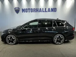 Svart Ny 2025 VW Golf VIII R-line Kombi | 379 900 kr (Marknadspris)