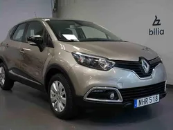 Ljusbrun Begagnad 2016 Renault Captur Expression SUV | 119 900 kr (Marknadspris)