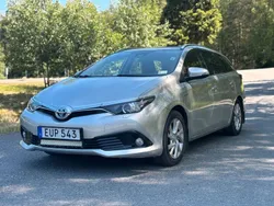 Silver Begagnad 2018 Toyota Auris Touring Sports Active Kombi | 139 900 kr (Marknadspris)