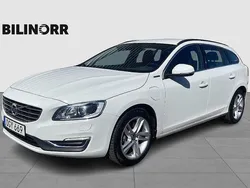 Vit Begagnad 2016 Volvo V60 Momentum Kombi | 169 900 kr