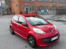 Röd Begagnad 2006 Peugeot 107 Halvkombi | 34 900 kr (Marknadspris)