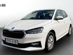 Vit (candy white) Ny 2025 Skoda Fabia Selection Halvkombi | 189 900 kr (Marknadspris)