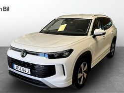Vit Ny 2025 VW Tayron Life SUV | 444 900 kr (Bra pris)