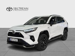 Vit Begagnad 2023 Toyota RAV4 Hybrid Sport SUV | 569 900 kr (Lite dyr)