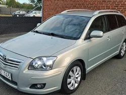 Ljusgrön Begagnad 2007 Toyota Avensis Kombi | 79 900 kr (Dyr)