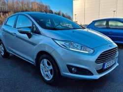 Grå Begagnad 2016 Ford Fiesta Titanium Halvkombi | 79 900 kr (Marknadspris)