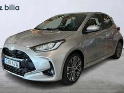 Silver Ny 2024 Toyota Yaris Hybrid Style Halvkombi | 323 800 kr (Lite dyr)