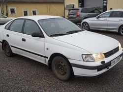 Vit Begagnad 1994 Toyota Carina Halvkombi | 14 900 kr