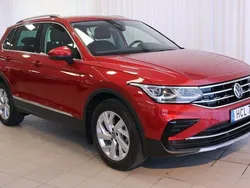 Röd (kings red metallic) Begagnad 2021 VW Tiguan Elegance SUV | 369 000 kr (Marknadspris)