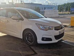 Vit Begagnad 2012 Citroën C4 Halvkombi | 59 000 kr (Marknadspris)