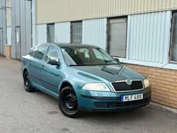 Ljusgrön (grön) Begagnad 2007 Skoda Octavia Halvkombi | 33 000 kr (Marknadspris)