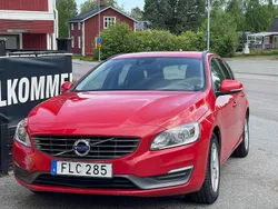 Röd Begagnad 2015 Volvo V60 Kinetic Kombi | 94 000 kr (Bra pris)