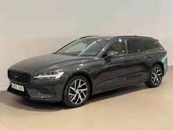 Grå Begagnad 2020 Volvo V60 Kombi | 319 500 kr (Superpris)