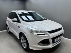 Vit Begagnad 2015 Ford Kuga SUV | 124 898 kr (Marknadspris)