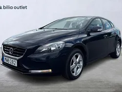 Mörkblå Begagnad 2015 Volvo V40 Kinetic Kombi | 129 900 kr (Marknadspris)