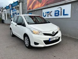 Vit Begagnad 2012 Toyota Yaris Life Halvkombi | 69 900 kr (Marknadspris)
