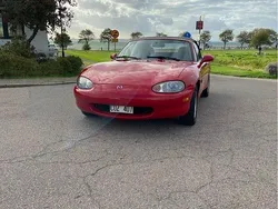Röd Begagnad 2000 Mazda MX5 Cab | 75 000 kr (Marknadspris)