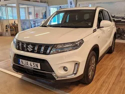 Vit Begagnad 2023 Suzuki Vitara SUV | 239 900 kr (Bra pris)