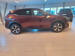 Mörkröd Begagnad 2024 Nissan Qashqai N-Connecta SUV | 329 900 kr (Lite dyr)