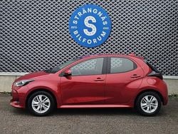 Rödmetallic Begagnad 2023 Mazda 2 Halvkombi | 219 000 kr (Marknadspris)