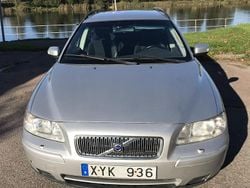 Grå Begagnad 2007 Volvo V70 Kinetic Kombi | 29 900 kr (Marknadspris)