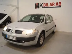 Ljusgrå Begagnad 2003 Renault Mégane II Halvkombi | 27 900 kr (Lite dyr)