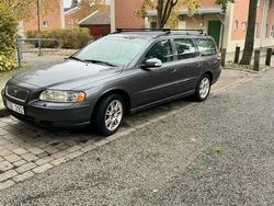 Grå Begagnad 2007 Volvo V70 Kinetic Kombi | 24 000 kr (Marknadspris)