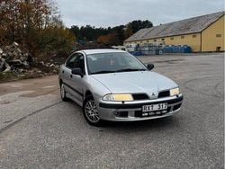 Grå Begagnad 2001 Mitsubishi Carisma Halvkombi | 12 900 kr