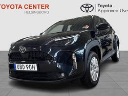 Svart Begagnad 2024 Toyota Yaris Hybrid Active SUV | 289 900 kr (Marknadspris)