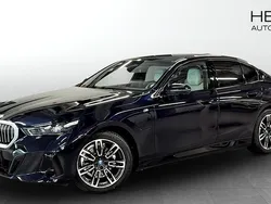 Svart (black) Begagnad 2025 BMW 530e M Sport Sedan | 658 700 kr (Marknadspris)