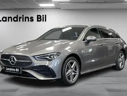Mörkgrå Begagnad 2024 Mercedes CLA250e AMG Sedan | 429 000 kr (Marknadspris)