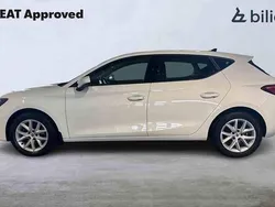 Vit Begagnad 2021 Seat Leon Halvkombi | 159 900 kr