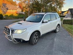 Vit Begagnad 2011 Subaru Forester SUV | 24 000 kr (Superpris)