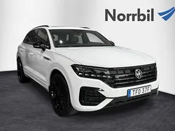 Vit Begagnad 2022 VW Touareg R-line SUV | 619 000 kr (Marknadspris)